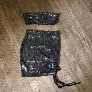 Shiny outfit black & silver..